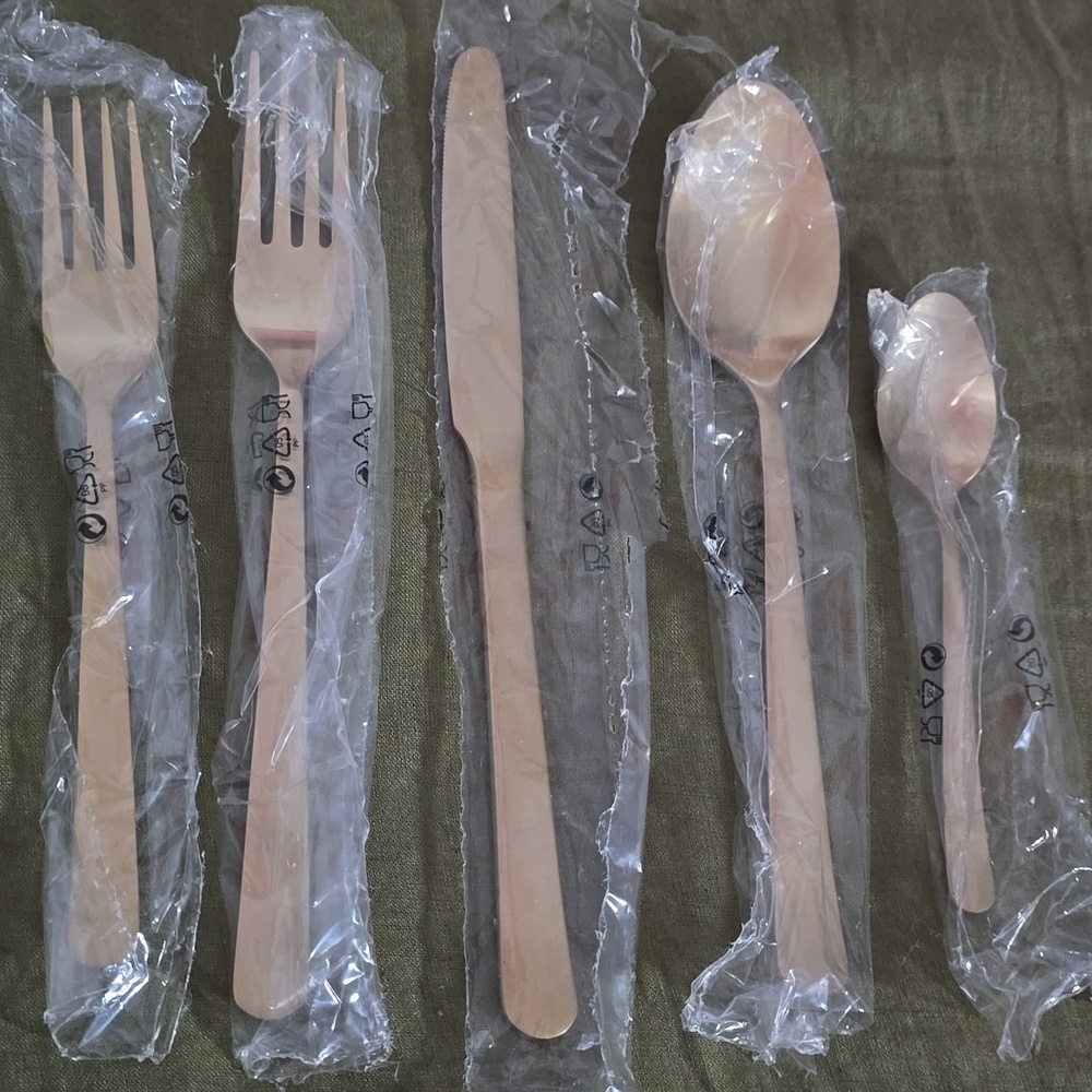 Oslo Matte Gold Stainless Steel 5 Piece Cutlery Set - Service for 1 - Picture 9 of 10